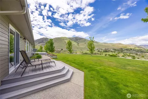 Exterior - 35 Chestnut St, Chelan, WA 98816 photo 8 of 8