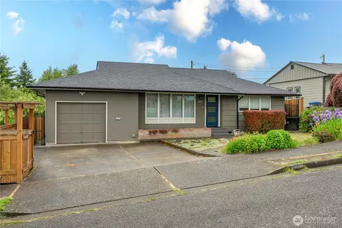 2605 E 22nd St, Bremerton, WA 98310 photo 2