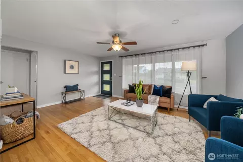 2605 E 22nd St, Bremerton, WA 98310 photo 4