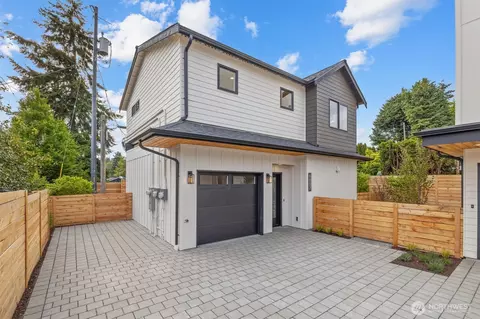 6007 43rd Ave NE, Seattle, WA 98115