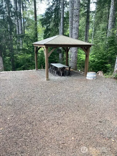 30 N Quinault Pl, Hoodsport, WA 98548