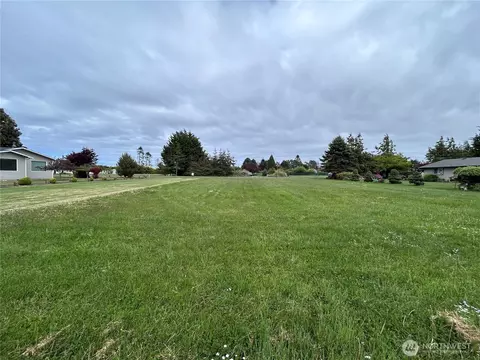 9999 Thornton Dr, Sequim, WA 98382