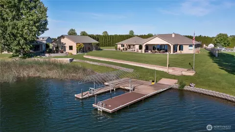 8285 Scott Rd NE, Moses Lake, WA 98837