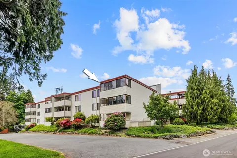 8516 196th St SW #311, Edmonds, WA 98026