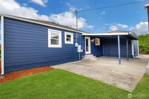 Exterior - 1456 Pioneer St, Enumclaw, WA 98022 photo 4 of 9