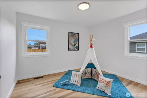 Bedroom - 1456 Pioneer St, Enumclaw, WA 98022 photo 1 of 1