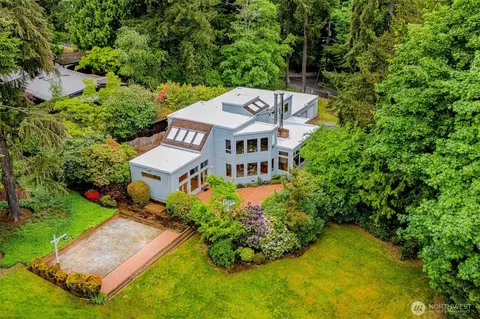 1027 SW 174th Pl, Normandy Park, WA 98166