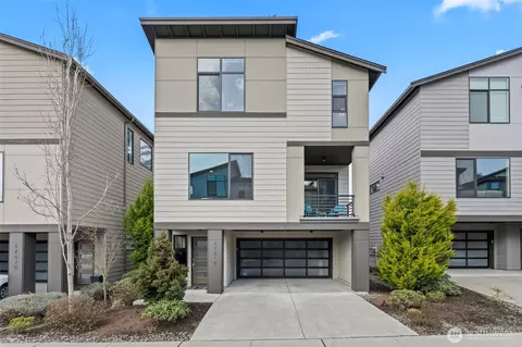 17818 19th Ave W #7, Lynnwood, WA 98037