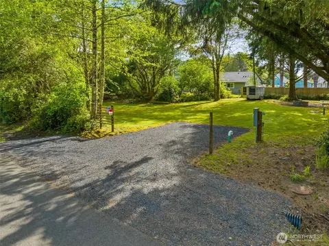 337 Mast Ave, Ocean Shores, WA 98569