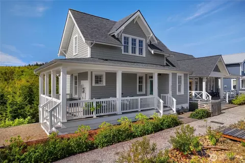 326 Compass St, Pacific Beach, WA 98571