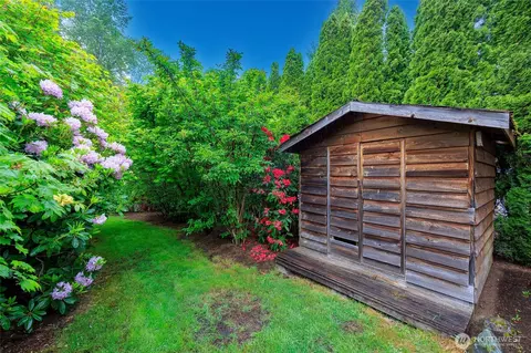 Exterior - 2503 165th Pl SE, Bothell, WA 98012 photo 6 of 9