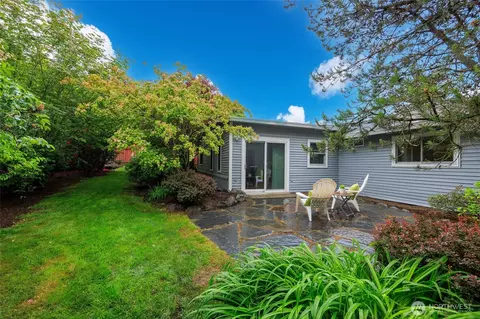 Exterior - 2503 165th Pl SE, Bothell, WA 98012 photo 5 of 9