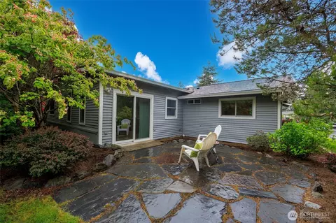Exterior - 2503 165th Pl SE, Bothell, WA 98012 photo 8 of 9