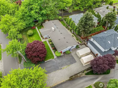 10215 126th Ave NE, Kirkland, WA 98033