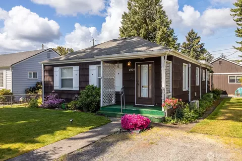 6924 S Cheyenne St, Tacoma, WA 98409