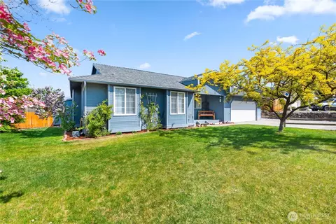 321 Goldcrest St NW, East Wenatchee, WA 98802