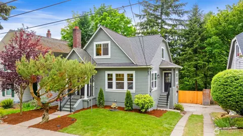 7029 16th Ave NE, Seattle, WA 98115