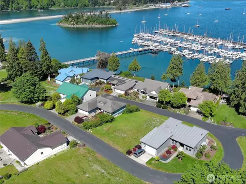 105 Port Townsend Bay Dr, Port Hadlock, WA 98339