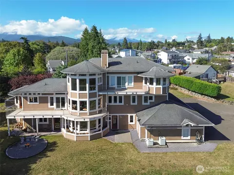 706 W 4th St, Port Angeles, WA 98363
