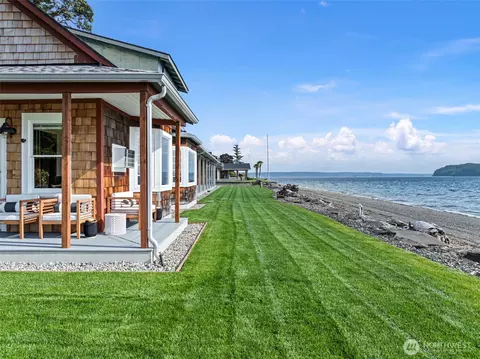 683 Kamus Dr, Fox Island, WA 98333