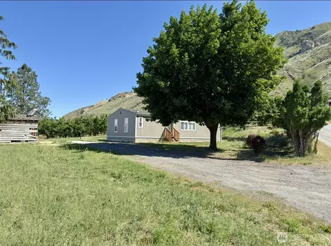 147 Carlson Loop, Wenatchee, WA 98801 photo 2