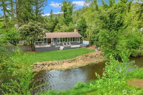 501 SE Sycamore Pl, Issaquah, WA 98027