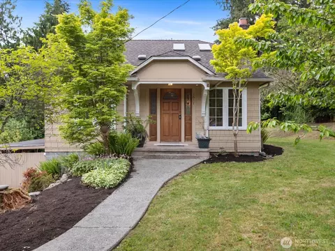 1617 N 167th St, Shoreline, WA 98133