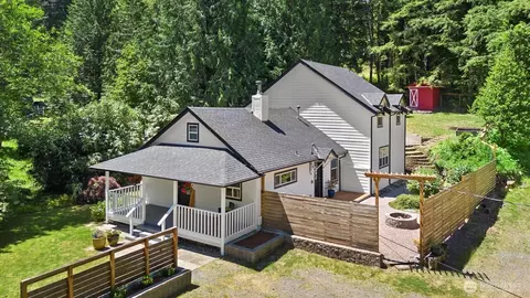 9425 384th Ave SE, Snoqualmie, WA 98065