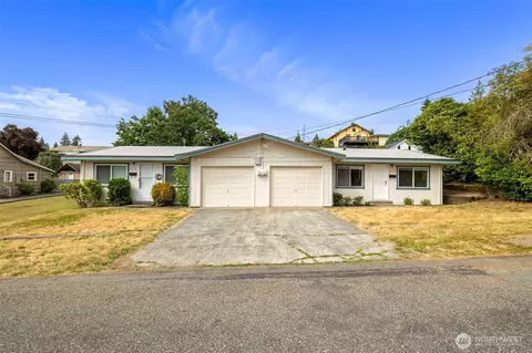 2020 E 15th St, Bremerton, WA 98310