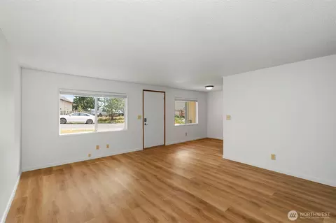 2020 E 15th St, Bremerton, WA 98310 photo 6