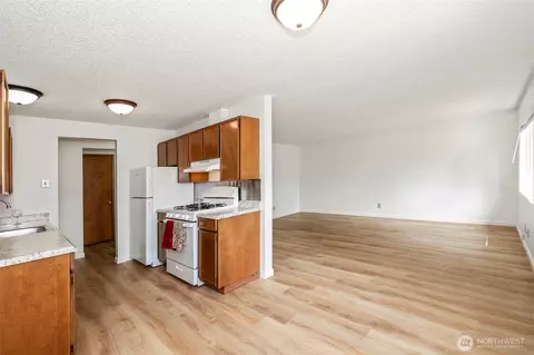 2020 E 15th St, Bremerton, WA 98310 photo 8