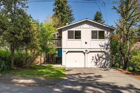 2316 NE 86th St, Seattle, WA 98115