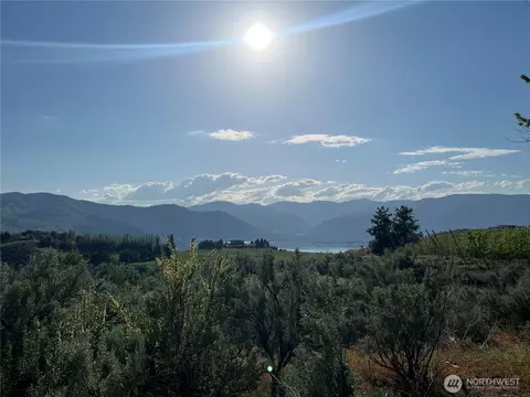 760 Winesap Ave, Chelan, WA 98831