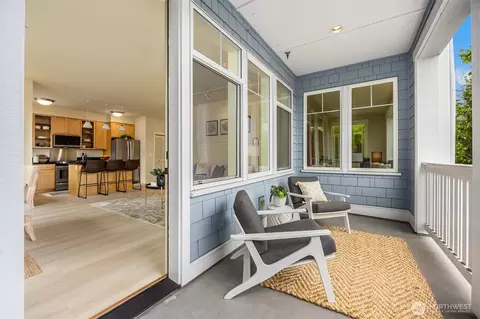 120 Hall Brothers Loop NW #103, Bainbridge Island, WA 98110