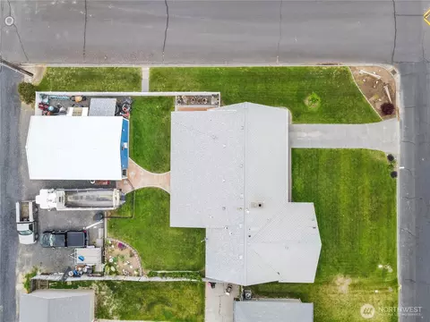 1102 Elm St, Othello, WA 99344 photo 3