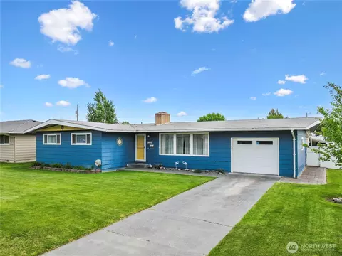 1102 Elm St, Othello, WA 99344