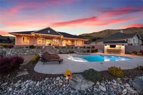 21 S Shore Dr, Orondo, WA 98843
