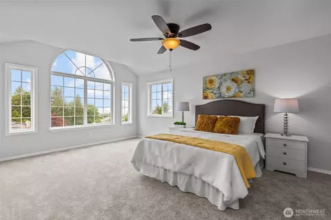 Bedroom - 2423 Viewcrest Ave, Everett, WA 98203 photo 1 of 8