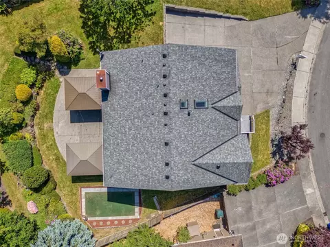 View/Area - 2423 Viewcrest Ave, Everett, WA 98203 photo 1 of 2