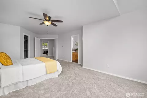 Bedroom - 2423 Viewcrest Ave, Everett, WA 98203 photo 3 of 8