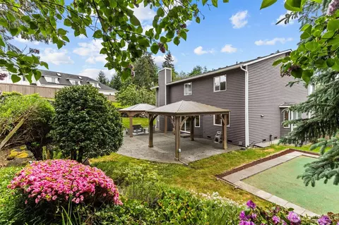 Exterior - 2423 Viewcrest Ave, Everett, WA 98203 photo 3 of 3