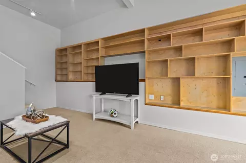 Living - 2423 Viewcrest Ave, Everett, WA 98203 photo 6 of 6