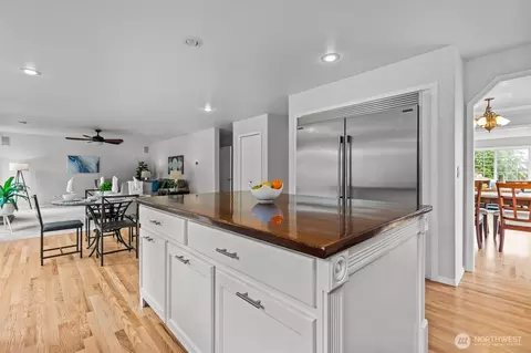 Kitchen - 2423 Viewcrest Ave, Everett, WA 98203 photo 6 of 6