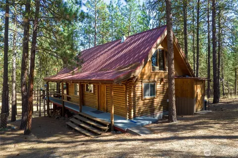 13 Butterweed Rd, Winthrop, WA 98862