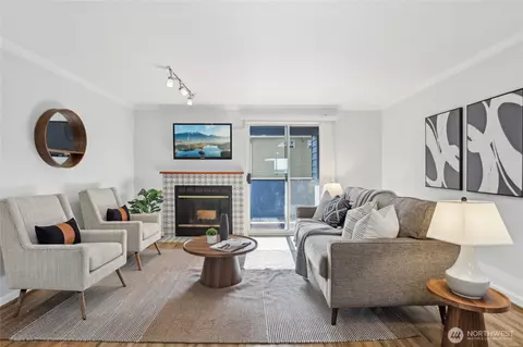 260 Newport Way NW #C24, Issaquah, WA 98027
