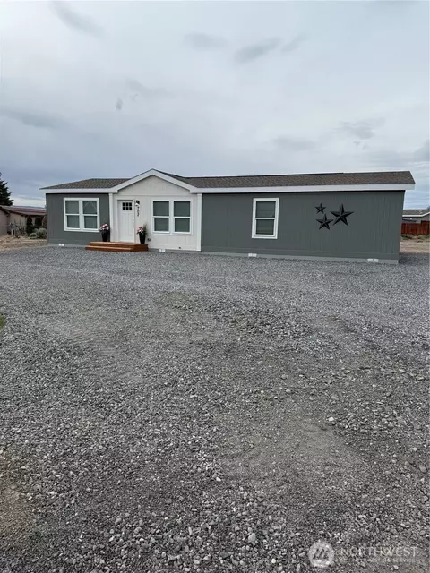 702 Bryce Pl SW, Mattawa, WA 99349