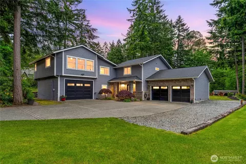 464 7th Ave, Fox Island, WA 98333