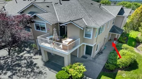 1227 227th Ln SE #E2, Sammamish, WA 98075