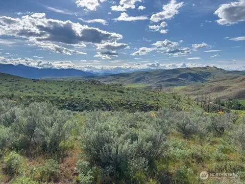 27 Frazier Crossing Rd, Twisp, WA 98856