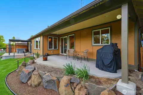 Exterior - 52 Buttonquail Ln, Walla Walla, WA 99362 photo 2 of 8